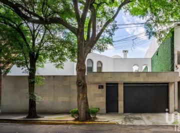 Casa · 470m² · 4 Recámaras · 4 Estacionamientos · Casa en Venta Colonia Jardines del Pedregal, Cdmx Oortunidad