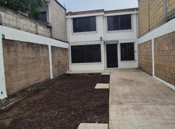 Casa de 4 habitaciones, Jiutepec · Casa Sola en Renta en Civac, Jiutepec