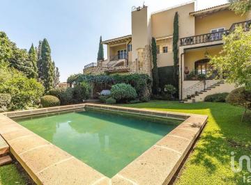 Casa · 925m² · 4 Recámaras · 3 Estacionamientos · Villa Toscana en La Ciudad de La Eterna Primavera con Vista Panorámica