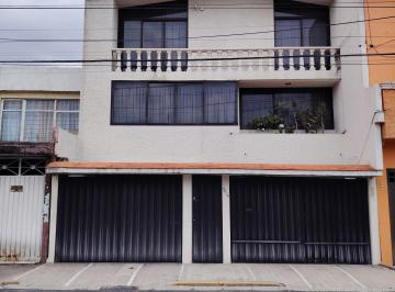 Casa de 8 habitaciones, Gustavo A. Madero · Casa con Tres Departamentos en Venta