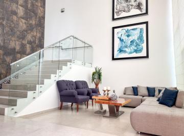 Casa · 369m² · 3 Recámaras · 2 Estacionamientos · Casa Amueblada en Renta en Residencial Italia