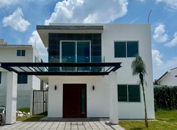Casa de 3 habitaciones, Aguascalientes · Casa en Venta en Las Plazas Moderna y Funcional Lista Para Estrenar