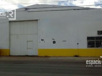 Bodega comercial · 885m² · Bodega en Renta Sobre Av Lombardo Toledano Ideal Para Comercio o Industria