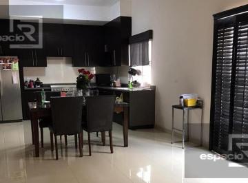 Casa · 230m² · 3 Recámaras · 2 Estacionamientos · Casa en Venta en Pedregal de San Angel