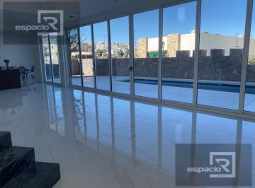 Casa · 680m² · 4 Recámaras · Casa en Venta en Vistas de Las Lomas con Recámara en Planta Baja