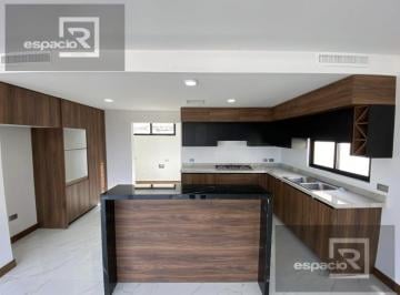 Casa · 206m² · 3 Recámaras · Casa en Venta en Condessa Rejón Zona Reliz Cerca de Universidad La Salle