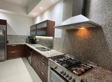 Casa · 420m² · Casa en Venta en Zona Valles con Cuarto de Servicio