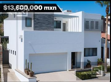 Casa · 481m² · 3 Recámaras · 2 Estacionamientos · Casa en Venta en Zona Valles