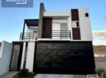 Casa · 244m² · 3 Recámaras · 2 Estacionamientos · Casa en Venta Equipada en Valle Escondido