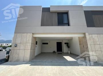 Casa · 243m² · 3 Recámaras · 2 Estacionamientos · Casa en Venta en Santiago Nuevo Leon