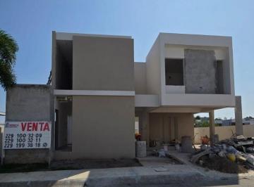 Casa Venta de 4 habitaciones · Casa en Venta en Fraccionamiento Rio del Dorado, Boca del Rio