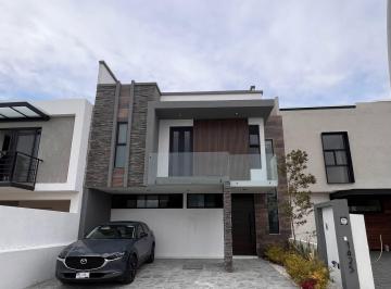 Casa en condominio · 246m² · 4 Recámaras · 3 Estacionamientos · PH - Residencial El Refugio