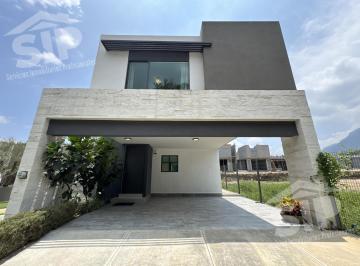 Casa · 180m² · 3 Recámaras · 2 Estacionamientos · Casa en Venta en Santiago N. L