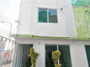 Casa de 3 habitaciones, Puebla · Casa Tres Niveles en Sanctorum
