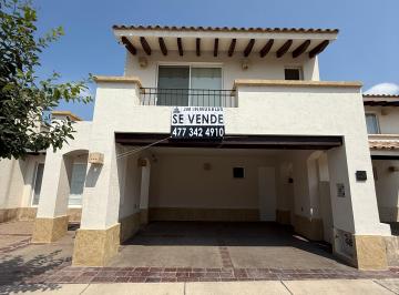 Casa de 3 habitaciones, León · Casa con 185 m² Superficie de Terreno, 3 Recámaras en Venta en El Mayorazgo