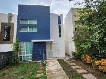 Casa de 3 habitaciones, Tlajomulco de Zúñiga · Casa en Venta Dentro de Fracc. Banús (A Minutos de Galerías Santa Anita)