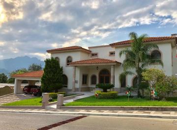 Casa · 1149m² · 5 Recámaras · 6 Estacionamientos · Casa en Venta Fraccionamiento Portal del Huajuco Carretera Nacional Monterrey N L