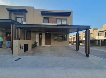 Casa de 3 habitaciones, Querétaro · Casa en Venta Campanario Norte, Villa Magna