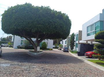 Casa en condominio de 3 habitaciones, Zapopan · Casa en Renta en Villas de Asis, Alberca y Casa Club