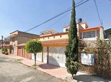 Casa de 4 habitaciones, Ecatepec de Morelos · Casa en Venta en Valle de Aragon III Secc ¡Invierte en Una Propiedad de Recuperaciòn Hipotecaria!