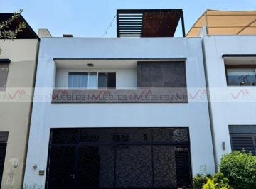 Casa · 283m² · 3 Recámaras · 2 Estacionamientos · Casa en Venta en Cumbres Madeira Francés