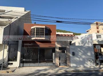 Oficina · 200m² · 2 Estacionamientos · Oficina en Renta en Monterrey