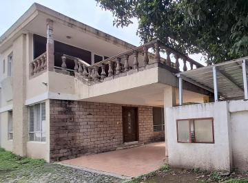 Casa de 4 habitaciones, Zapopan · Excelente Residencia en Venta Para Proyecto de Remodelación en Las Fuentes Inmejorable Ubicación