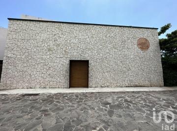 Casa · 374m² · 3 Recámaras · 2 Estacionamientos · C Asa en Renta Privada Nuukan Modelo Coati Ubicada en Cholul