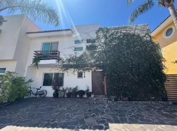 Casa en condominio de 3 habitaciones, Zapopan · Casa en Venta en Jardín Real
