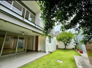 Casa de 4 habitaciones, Zapopan · Amplia Residencia en Puerta Plata (Recamara en Pb)
