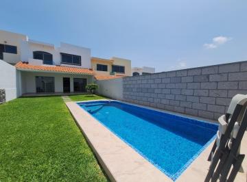 Casa · 165m² · 4 Recámaras · 2 Estacionamientos · Casa en Venta en Lomas de Jiutepec