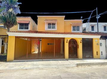 Casa de 3 habitaciones, Mérida · Casa en Venta en La Colonia Montecristo, Mérida