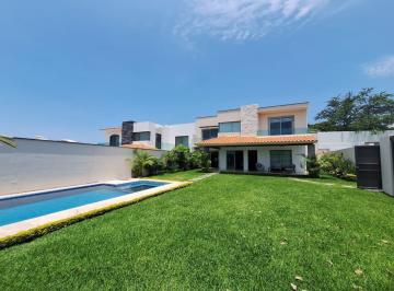 Casa · 255m² · 4 Recámaras · Casa en Venta en Residencial en Xochitepec