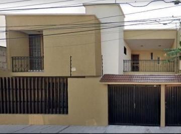 Casa de 3 habitaciones, Querétaro · Venta de Casa en Los Alcanfores Queretaro
