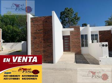Casa · 97m² · 3 Recámaras · 2 Estacionamientos · Casa de Una Planta en Venta