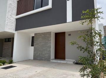 Casa · 135m² · 3 Recámaras · 2 Estacionamientos · Casa en Venta Fraccionamiento Adamar en Tlajomulco de Zuñiga Jalisco