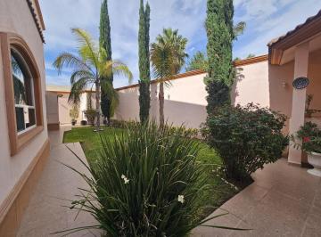 Casa · 378m² · 4 Recámaras · 2 Estacionamientos · Venta de Casa en Saltillo Coahuila San Patricio
