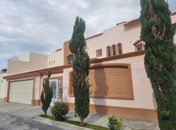 Casa · 378m² · 4 Recámaras · 2 Estacionamientos · Venta de Casa en Saltillo Coahuila San Patricio