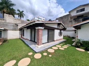 Casa en condominio de 2 habitaciones, Cuernavaca · Casa de 1 Nivel en Venta en Lomas de Cuernavaca
