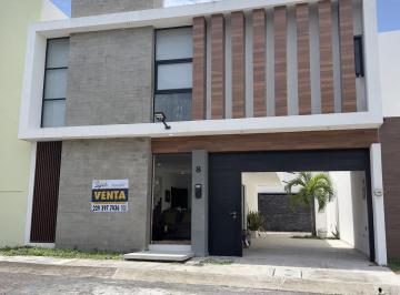 Casa · 228m² · 3 Recámaras · 2 Estacionamientos · Casa en Residencial Lomas Residencial