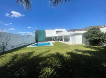 Casa · 260m² · 4 Recámaras · 2 Estacionamientos · Casa - Tepexco