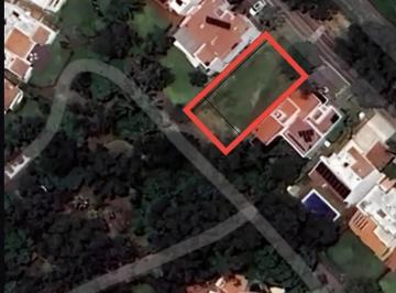 Terreno / Lote , Corregidora · Terreno en Balvanera Colindante con Área Verde