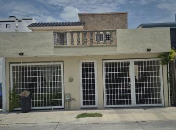 Casa · 178m² · 3 Recámaras · 2 Estacionamientos · Casa en Venta - (4)