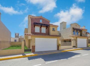 Casa de 3 habitaciones, Pachuca · Casa en Venta Real Madeira Pachuca de Soto.