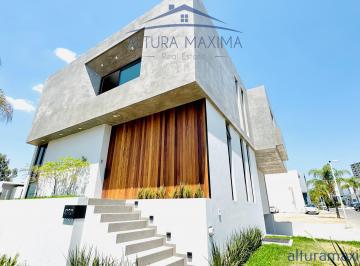 Casa de 4 habitaciones, Zapopan · Lujosa Casa Nueva en Venta Condominio Villa Verona Andares Zapopan