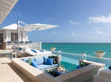 Villa · 1028m² · 6 Recámaras · 4 Estacionamientos · Villa en Venta Frente Al Mar