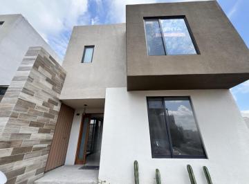 Casa en condominio · 3 Recámaras · 2 Estacionamientos · PH - Fraccionamiento Zibatá