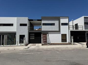 Casa · 205m² · 4 Recámaras · 3 Estacionamientos · Casa en Chihuahua