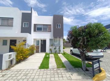 Casa · 101m² · 3 Recámaras · 2 Estacionamientos · Venta de Casa 3 Recamaras Fraccionamiento Cumbres