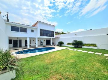 Casa de 5 habitaciones, Cuernavaca · Renta Amplia Casa en Fracc con Estricta Seguridad en Vista Hermosa